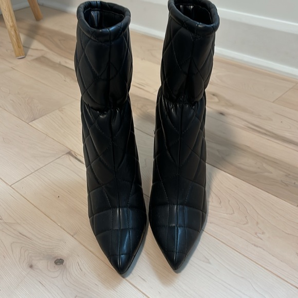 New leather like booties size 8 - Picture 5 of 7